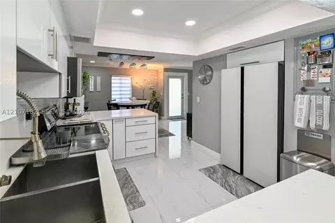 Kitchen - 8115 W 8th Ct, Hialeah, FL 33014 photo 6 of 6