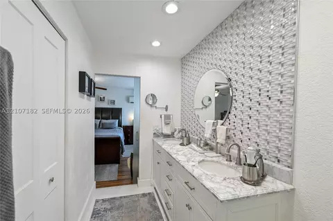 Bath - 8115 W 8th Ct, Hialeah, FL 33014 photo 5 of 11