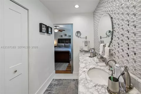 Bath - 8115 W 8th Ct, Hialeah, FL 33014 photo 6 of 11
