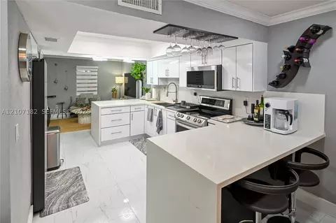 Kitchen - 8115 W 8th Ct, Hialeah, FL 33014 photo 3 of 6