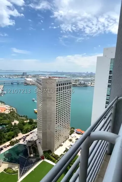 325 S Biscayne Blvd #4214, Miami, FL 33131
