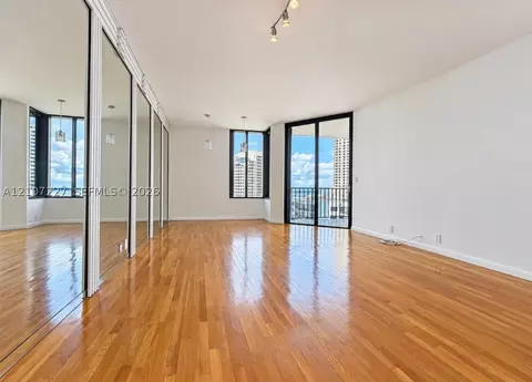 Living - 520 Brickell Key Dr #A2012, Miami, FL 33131 photo 2 of 3