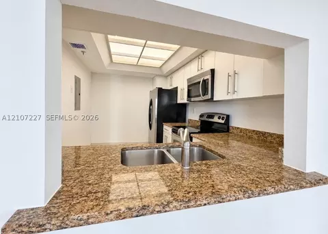 Kitchen - 520 Brickell Key Dr #A2012, Miami, FL 33131 photo 2 of 3