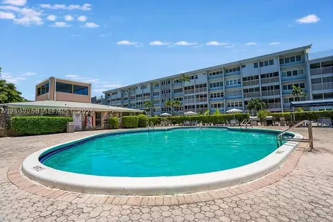 215 SE 3rd Ave #102D, Hallandale Beach, FL 33009