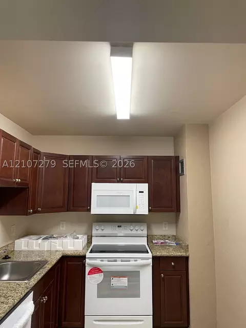 20100 W Country Club Dr #601, Aventura, FL 33180