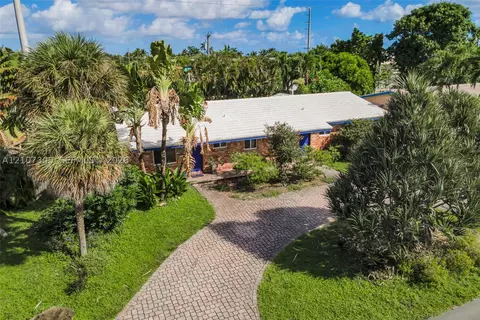 2051 NE 68th St, Fort Lauderdale, FL 33308