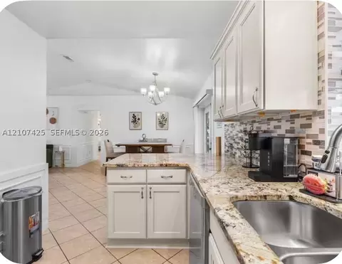 Kitchen - 65 Hemlock Ter, Ocala, FL 34472 photo 3 of 3