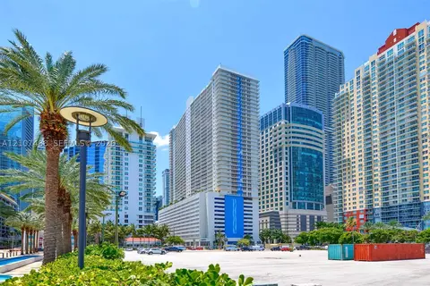 1200 Brickell Bay Dr #2901, Miami, FL 33131