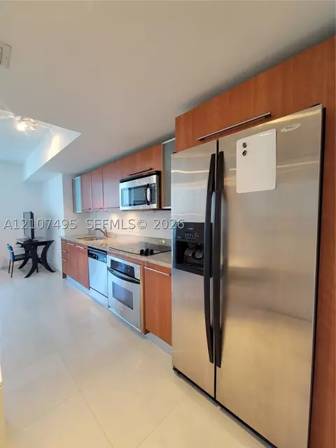 185 SW 7th St #2806, Miami, FL 33130