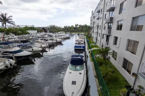 1720 NW N River Dr #302, Miami, FL 33125