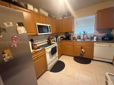 2832 Fillmore St #15, Hollywood, FL 33020