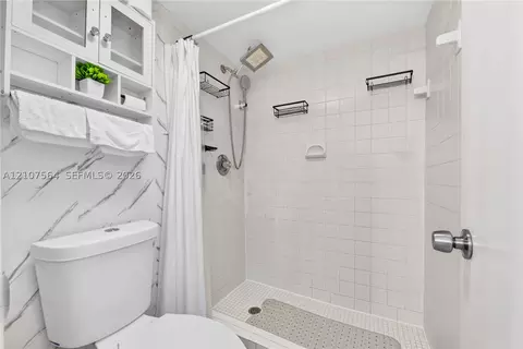 2185 White Pine Cir #B, Greenacres, FL 33415