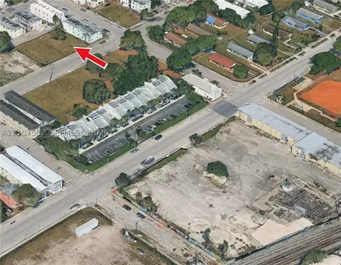 1646 NW 1st Ct, Miami, FL 33136