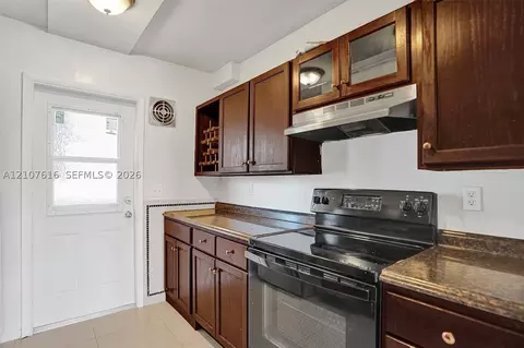 5420 NW 11th St #108, Plantation, FL 33313