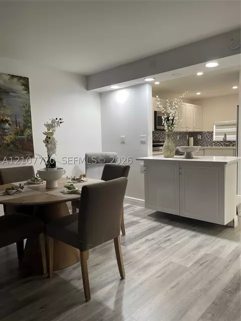 8921 S Hollybrook Blvd #204, Pembroke Pines, FL 33025