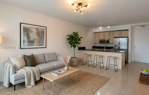 79 SW 12th St #1102-S, Miami, FL 33130
