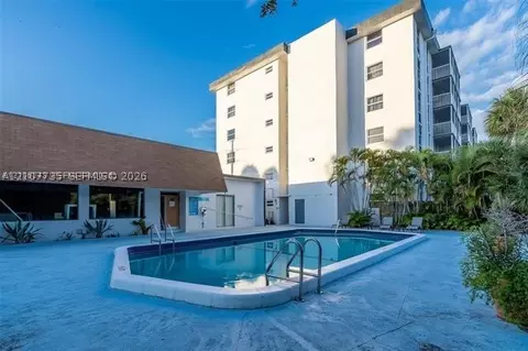 16950 W Dixie Hwy #A129, North Miami Beach, FL 33160