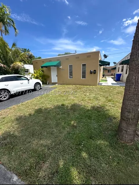 1670 Harding St, Hollywood, FL 33020