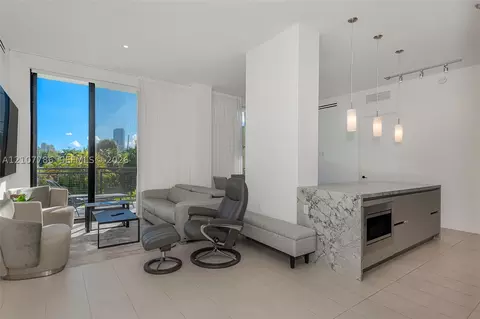 1030 15th St #214, Miami Beach, FL 33139