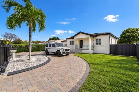 941 NW 40th Ave, Miami, FL 33126