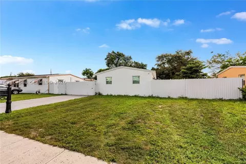 1331 N 69th Way, Hollywood, FL 33024