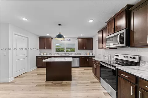 Kitchen - 4160 SW 100 St, Ocala, FL 34476 photo 2 of 3