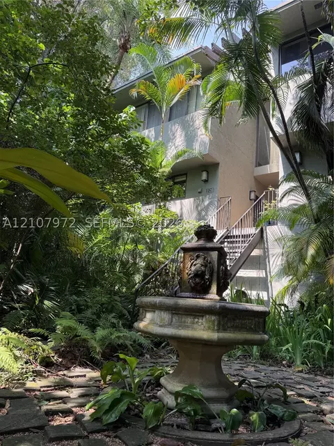 1000 NW N River Dr #20, Miami, FL 33136