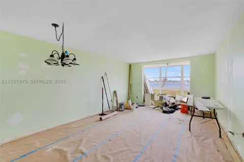 2910 Point East Dr #M108, Aventura, FL 33160