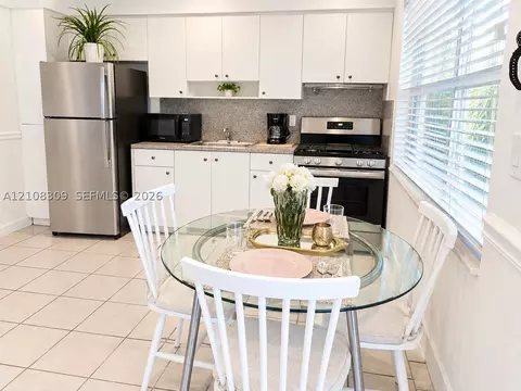 524 Washington Ave #203, Miami Beach, FL 33139