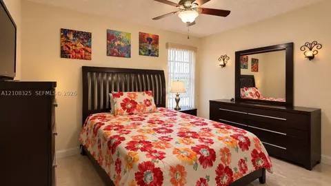 Bedroom - 7931 W 6th Ave, Hialeah, FL 33014 photo 4 of 5