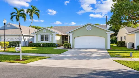 2530 SE 7th Pl, Homestead, FL 33033