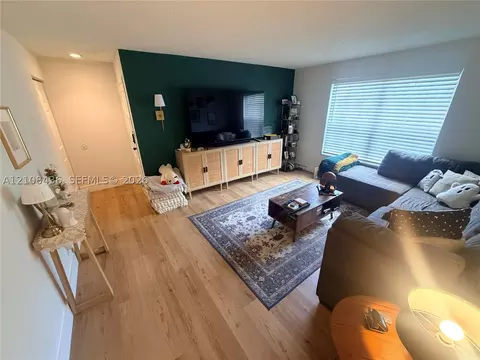 420 NW 70th Ave #126, Plantation, FL 33317