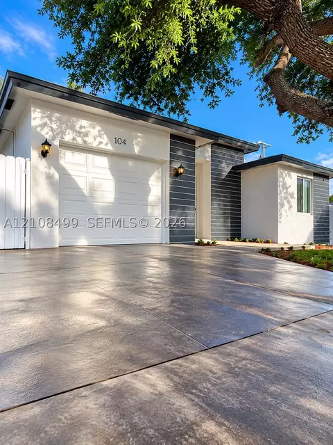 104 NW 31st Ave, Fort Lauderdale, FL 33311
