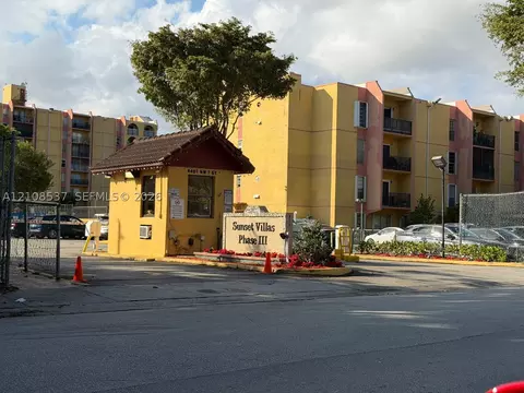 4707 NW 7th St #207-8, Miami, FL 33126