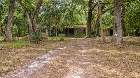 7925 S Leslie Pt, Floral City, FL 34436