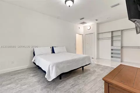 Bedroom - 2363 NE 20 Th Ave, Naples, FL 34120 photo 6 of 8