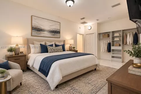 Bedroom - 2363 NE 20 Th Ave, Naples, FL 34120 photo 1 of 8