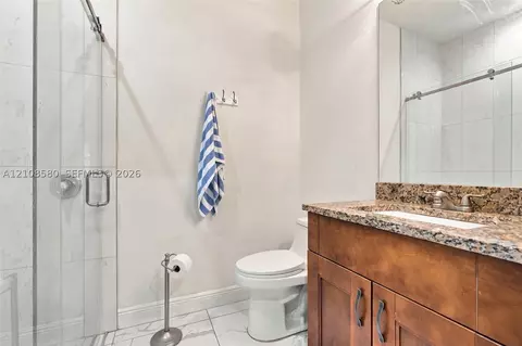 Bath - 2363 NE 20 Th Ave, Naples, FL 34120 photo 2 of 3