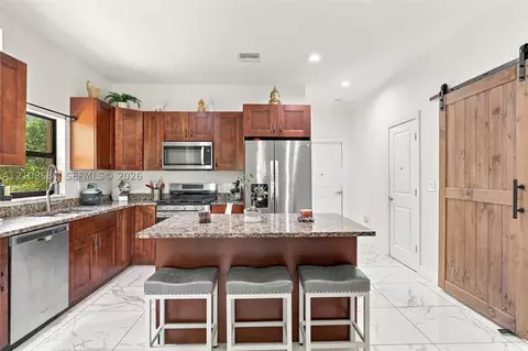 Kitchen - 2363 NE 20 Th Ave, Naples, FL 34120 photo 3 of 3
