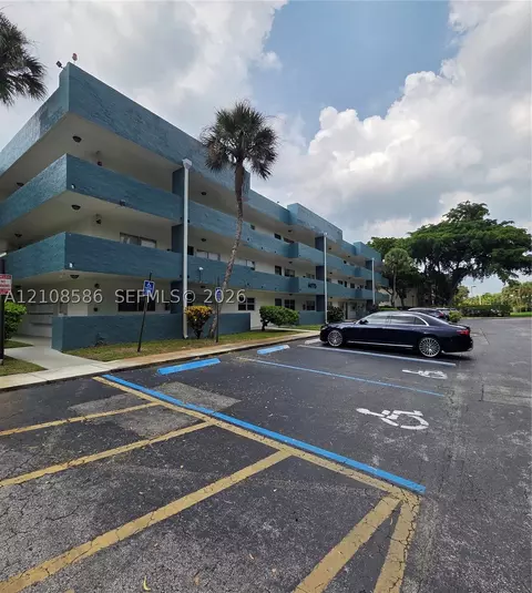 6075 N Sabal Palm Blvd #110, Tamarac, FL 33319