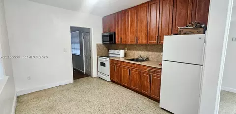 Undisclosed, Hialeah, FL 33013 photo 2