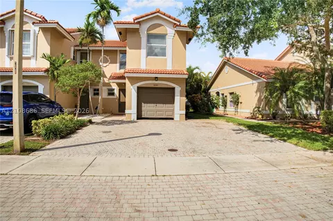 5541 NW 90th Ter, Sunrise, FL 33351