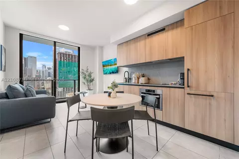 121 NE 5th St #1602, Miami, FL 33132