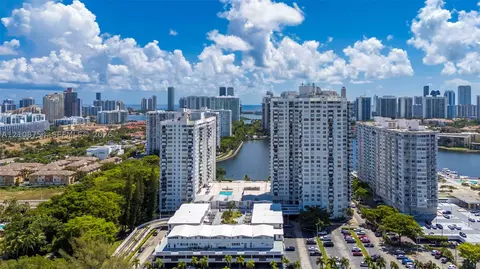 2750 NE 183rd St #2404, Aventura, FL 33160