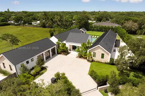 6973 SW 151st St, Palmetto Bay, FL 33158