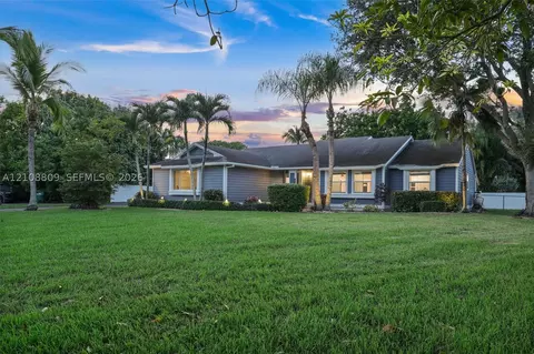 15440 SW 148th Pl, Miami, FL 33187