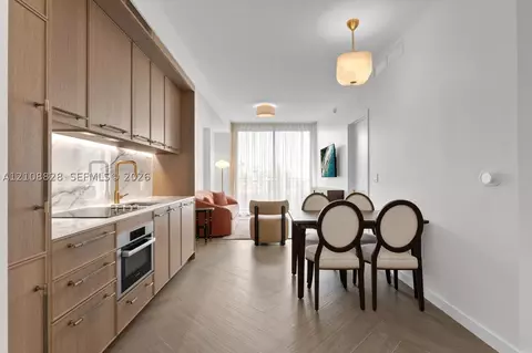 2700 NW 2nd St #720, Miami, FL 33127