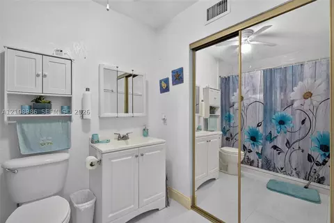 Bath - Undisclosed, Hialeah, FL 33012 photo 3 of 4