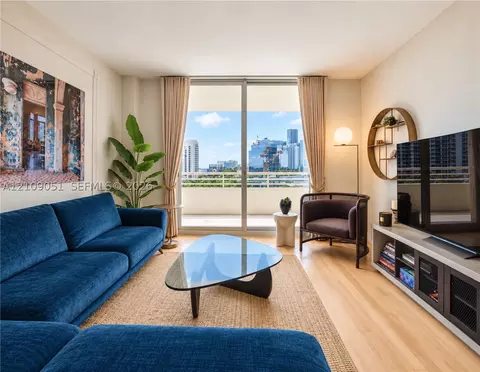 888 Brickell Key Dr #903, Miami, FL 33131