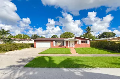 445 NW 202nd Ter, Miami Gardens, FL 33169
